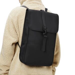 RAINS BACKPACK IN BLACK, UNISEX